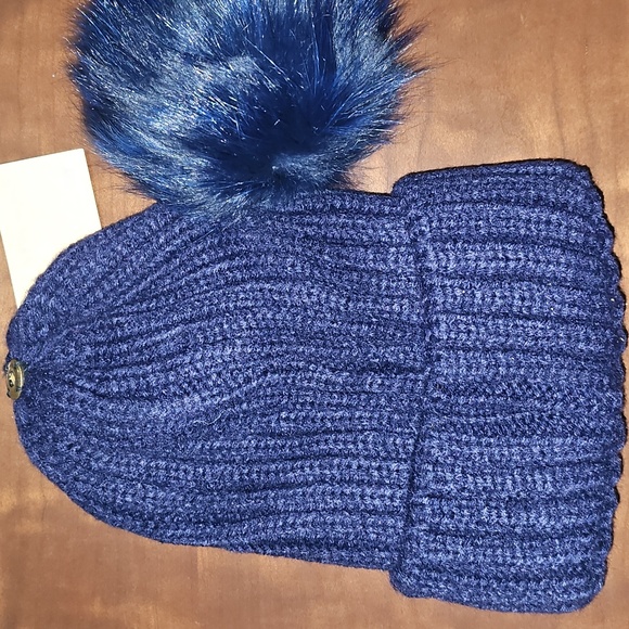 3 UGG Knit Beanie Trio - Navy, Black, Cream - Picture 6 of 14